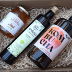 Cabaz Sertã composto por Kombucha, Mel e Azeite.